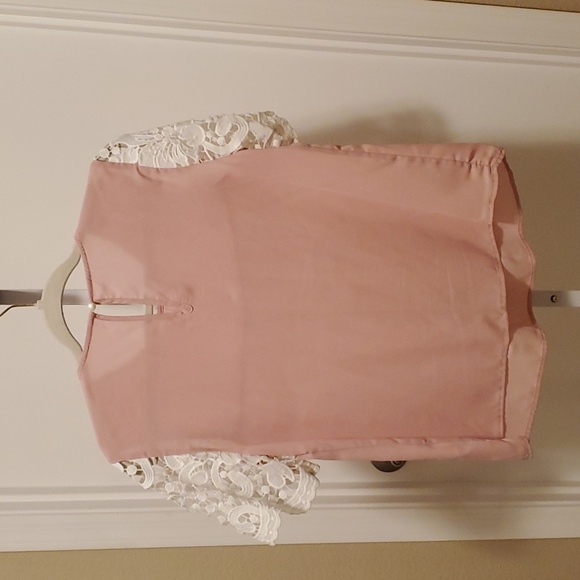 Pale pink wirh pearls and lace blouse - Picture 5 of 8